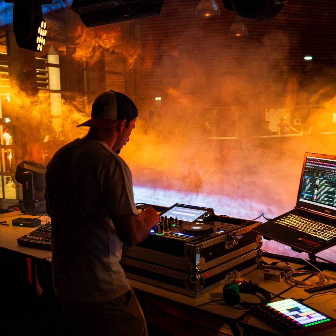 Le studio JDB Production au travail